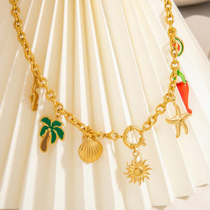 Collar de Acero Inoxidable con Colgante de Pimiento Picante y Estrella de Mar, Joyería con Temática Oceánica, Chapado en Oro de 18K - Product Image 2