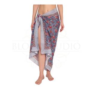 Pareo de algodón con estampado a mano en gris tormentoso y rojo para mujer, ligero, para cubrir el bikini, ropa de verano - Product Image 5