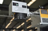 Marqueur laser UV 3D Voiern prend en charge les formats DXF/AI/DWG, haute sécurité, portable et compact pour le verre et l'acrylique