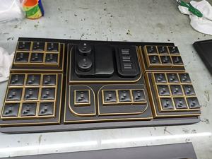 อุปกรณ์ประกอบฉากแสดงเครื่องประดับทำจากโลหะวัสดุที่กำหนดเองสำหรับจัดแสดงเครื่องประดับดีไซน์หุ่นจำลองที่ตั้งโชว์เครื่องประดับโลโก้ที่กำหนดเอง - Product Image 3