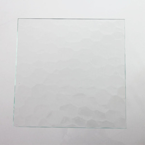 Vidrio decorativo templado de hierro bajo con diseño de ondulación de agua ultra clara Fabricante de China para muro cortina y uso industrial - Product Image 2