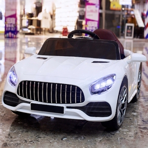 Çocuklar İçin Lüks Süper Elektrikli Araba 12V Spor Uzaktan Kumandalı Oyuncak Araba LED Tekerlekli Çocuk Arabası Doğum Günü Hediyesi - Product Image 1