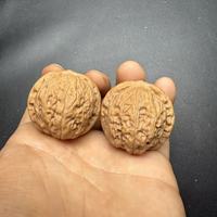 Paire assortie de sculptures Qianlong naturelles en noyer oriental Wenwan, artisanat traditionnel chinois, ornement de bureau, vente en gros