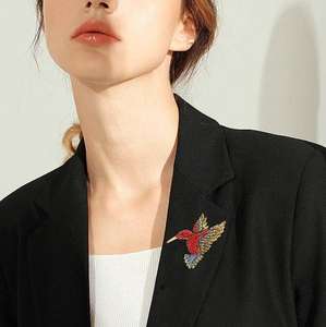 Broche de Colibrí con Incrustaciones de Diamantes al por Mayor Estilo Europeo Americano Pin de Solapa para Mujer Accesorio de Moda para Ropa y Cuello - Product Image 2