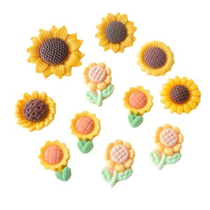 Jolies petites fleurs de tournesol en résine, accessoires de bijoux, ornements de voiture écologiques, matériaux de bricolage en gros - Product Image 6
