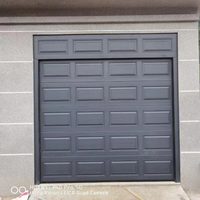 Porte de garage sectionnelle coulissante latérale moderne en aluminium blanc isolé, porte intelligente pour passage en angle, idéale pour l'élégance des villas de luxe