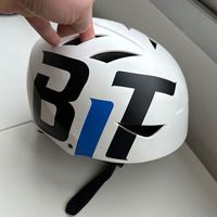 Casque de sport CE EN1078 pour adultes et enfants, pour trottinette, vélo électrique, skateboard, roller, couleur personnalisée, logo, fabriqué en matériau ABS