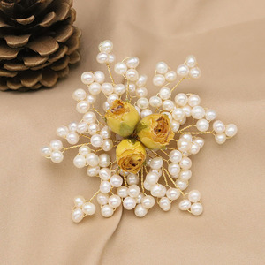 Broche ronde en perles blanches 8-9mm, perle crème, style moderne, accessoire de mariage, perle véritable, <span class=keywords><strong>surface</strong></span> lisse - Product Image 1