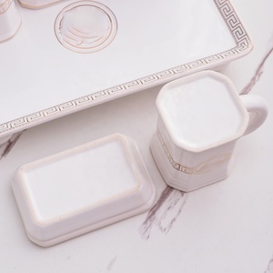 Ensemble de tasses à bain de bouche de luxe en céramique pour couple, style occidental, en porcelaine noire et blanche, pour salle de bain - Product Image 6