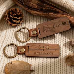 Porte-clés en bois personnalisé avec gravure de nom, porte-clés en noyer personnalisé pour les chambres d'hôtel, les bureaux, cadeau souvenir - Product Image 2