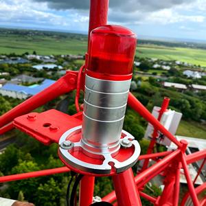Luz de obstrucción para edificios de gran altura, baja intensidad 32cd, con alarma BMS IR de combustión constante, fotosensor y función automática nocturna para grúas torre - Product Image 4