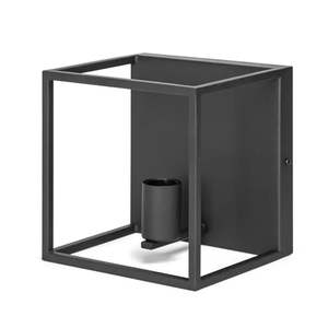 Applique in metallo E27, design moderno, ideale per l'illuminazione interna e la decorazione degli spazi. - Product Image 1