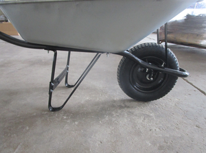 Wb50009 भारी ड्यूटी व्हीलबारो भार 150 किलोग्राम 85l 4.00-<span class=keywords><strong>8</strong></span> इंच वायवीय व्हील गार्डन निर्माण - Product Image 3