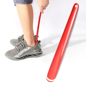Corne de chaussure portable en plastique coloré à poignée longue de 40.5cm, bon marché, abs/pp, corne de chaussure solide et colorée pour les paresseux - Product Image 2