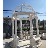 Décoration de jardin moderne Gazebos d'extérieur en pierre naturelle, marbre sculpté à la main, Gazebo de luxe avec toit en métal Statue Sculpture