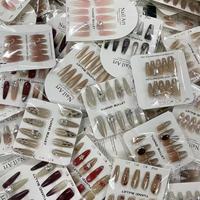 Ongles à presser de haute qualité en gros, acryliques, styles aléatoires, motifs mixtes pour fête, faits à la main, 10 pièces