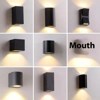 Applique murale d'extérieur LED à double tête moderne étanche en aluminium carré avec lumière chaude pour chambre à coucher villa simple projecteur