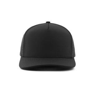 Casquette de baseball et de golf sportive à 5 panneaux, imperméable, avec logo personnalisé en patch de caoutchouc PVC, perforations découpées au laser pour le surf - Product Image 6