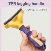 Brosse démêlante en plastique personnalisée pour animaux de compagnie, outil de toilettage pour chiens et chats, éliminateur de nœuds et de poils morts pour poils lâches et flottants, vente en gros