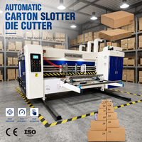 Automatische kartonnen print-, sleuf- en stansmachine voor de productie van golfkartonnen dozen
