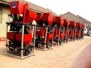 Agricultural <b>Machinery</b> Potato Planter Specifications - Product Image 4
