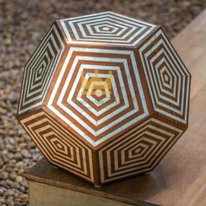 โต๊ะกาแฟโมเดิร์นลายมุกพร้อมโครงไม้ - เฟอร์นิเจอร์ห้องนั่งเล่นฝังลายคุณภาพพรีเมียมสำหรับบ้านและสำนักงาน - Product Image 1