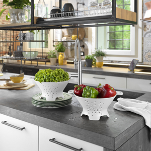 Passoire en polypropylène blanche de 25mm de diamètre avec panier de vidange en métal Longueur de 32cm et hauteur de 14cm Récipient de cuisine pour le drainage des aliments - Product Image 5