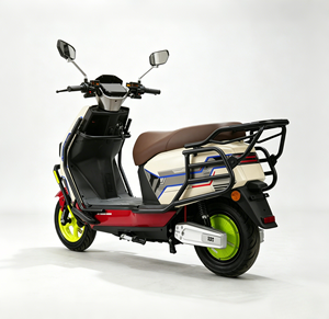 Motocicleta Eléctrica Urbana M11, 72V, 10 Pulgadas, 1000W, Reparación con una Sola Llave, Parachoques Delantero y Respaldo, Neumático Antipinchazos - Product Image 3
