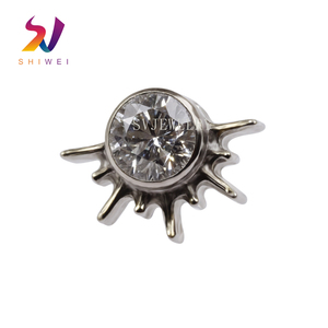 <span class=keywords><strong>Piercing</strong></span> de Titanio G23 para Oreja, Nariz y Hélice, con Zirconia Central, Rosca Interna, Chapado en Oro Vintage de 18K, ASTM F136 - Product Image 1