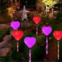 TSINYE Paquete de 6 Luces Solares para Camino Exterior - Estacas Decorativas para Jardín con Corazones Rojos y Rosas para San Valentín, Iluminación para Bodas