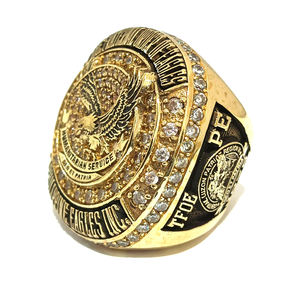 Anillo de fraternidad personalizado de buena calidad |   Anillo Personalizado con Letra Griega |   Opciones de Oro y Plata - Product Image 2