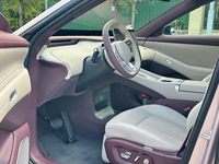 Xiaomi YU7 Pro 4-wheel-drive Pure-electric Luxury SUV Baru dengan Sistem Lidar AD, Layar Sentuh Besar, Remote OTA, Eksterior Warna Dawn Pink.