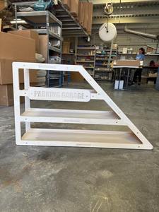 Présentoir de garage de <span class=keywords><strong>voiture</strong></span> jouet en bois moderne pour les tout-petits Cadeau d'anniversaire de garçon avec rampe de <span class=keywords><strong>voiture</strong></span> pour le rangement de l'école ou les jeux - Product Image 5