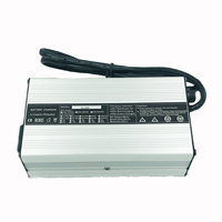Chargeur de batterie portable LiFePO4 24V 29.2V à décharge profonde 24V 8A 240W pour diverses applications