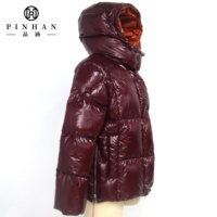 Nouvelle conception OEM de vestes bouffantes courtes à bulles rouges manteau de duvet chaud et imperméable pour les femmes vestes d'hiver bouffantes