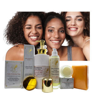 Set de Belleza Vegano de Lujo con Vitamina C, Ácido Hialurónico, AHA, Hamamelis y Aceite de Jojoba, para Blanquear, Iluminar y Combatir <span class=keywords><strong>el</strong></span> Envejecimiento - Product Image 1