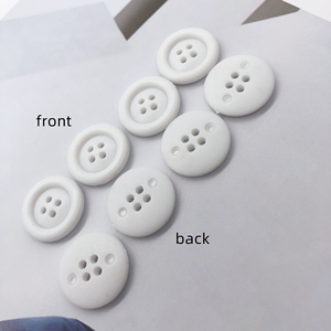 Giao Hàng Nhanh 20Mm Vòng Cao Su 4-Lỗ Nút Màu Trắng Và Màu Đen Cho Quần Áo Trong Kho - Product Image 4
