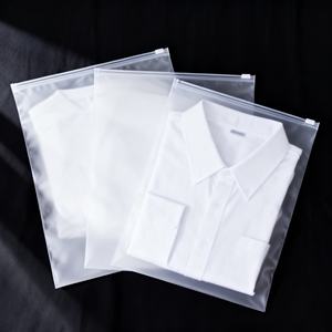 Bolsas de Plástico Personalizadas con Logotipo Impreso para Ropa, con Cierre Deslizante, para Camisetas y Ropa Interior, Acabado Mate Esmerilado - Product Image 2