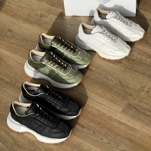 2026 Baskets plateforme tendance en cuir de vachette pleine fleur de qualité supérieure, à semelle épaisse, élégantes et unisexes, pour la marche - Product Image 1