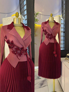Nuovo <span class=keywords><strong>Abito</strong></span> Plissettato Miyake a Fantasia di Rose Tridimensionali, un Sofisticato Finto Due Pezzi <span class=keywords><strong>Taglie</strong></span> <span class=keywords><strong>Forti</strong></span> - Product Image 5