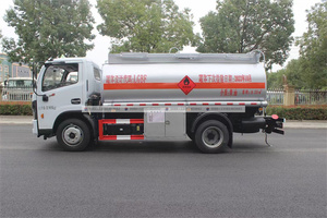 Venta de fábrica mini Dongfeng 4x2 5CBM camión cisterna <span class=keywords><strong>pequeño</strong></span> tamaño móvil aviación combustible <span class=keywords><strong>Bowser</strong></span> - Product Image 5