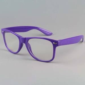 Venta al por mayor de moda de colores de alta calidad de plástico de luz Vintage gafas de sol Retro de moda de diseño de los hombres y las mujeres - Product Image 4