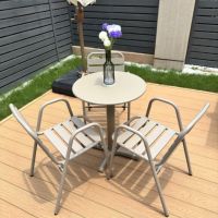 Ensemble table et chaises empilables carrées en acier au carbone de style nordique pour extérieur, idéal pour cour, jardin, pâtisserie, salon de thé