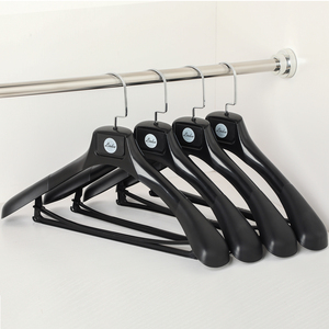 Cintres à costumes en plastique noir anti-choc à épaules larges avec barre porte-<span class=keywords><strong>pantalon</strong></span> amovible, cintres antidérapants pour costumes, vestes, pantalons - Product Image 1