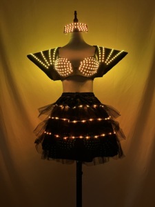 Disfraz Cyberpunk con Luces LED: Atuendo de Alas de Neón y Tutú para Fiestas y Actuaciones en Clubes - Product Image 4