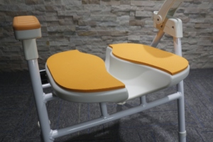 Venta al por mayor baño equipo médico Silla de ducha portátil transpirable discapacitados sillas de ducha con respaldo para baños - Product Image 6