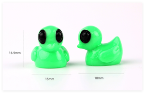 Nuevas Figuras de Animales en Miniatura 3D, Lindas Manualidades de Dibujos Animados, Halloween, Manualidades DIY, Figuras de Pato Alienígena de Resina Verde para Bolsas Misteriosas Sorpresa, Juguetes para Niños - Product Image 2