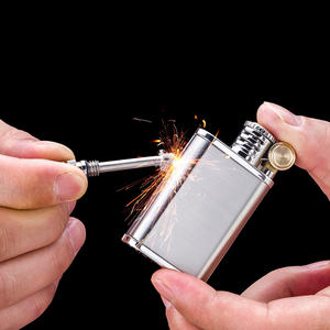 Encendedor de <span class=keywords><strong>queroseno</strong></span> CHIEF CF210, estilo americano vintage, compacto, mini, de cobre puro y latón, recargable, con encendido de pedernal, para negocios. - Product Image 3