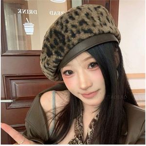 หมวกเบเร่ต์ลายเสือดาวสำหรับผู้หญิงแฟชั่นฤดูหนาว - Product Image 5