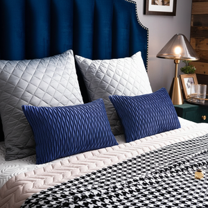 Set di 2 Copricuscini Decorativi Rettangolari 12x20 in Velluto a Righe Blu, Stile Rustico Originale per Divano e Arredamento - Product Image 3
